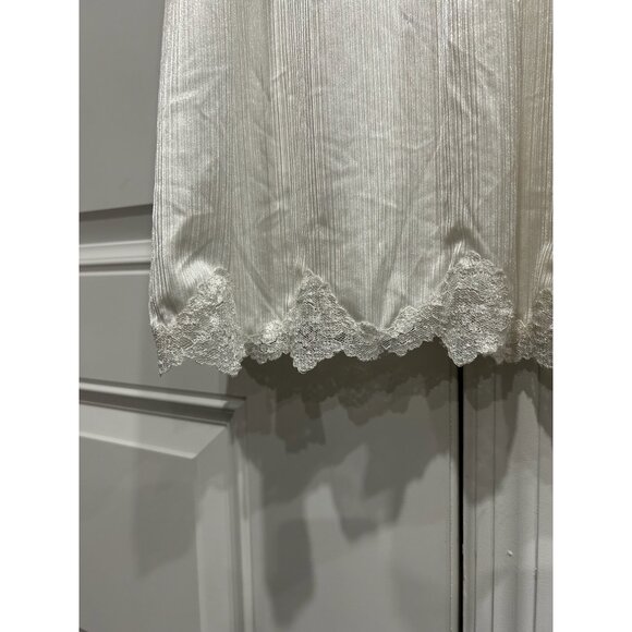 Vintage Warners White Lace Trim Full Slip Size 38 Nylon Blend Womens Lingerie - Picture 5 of 9